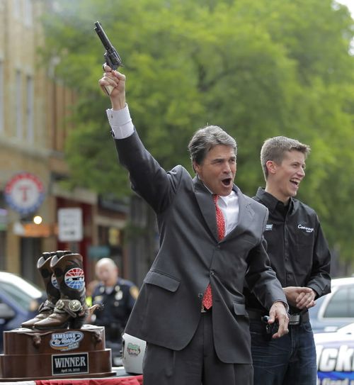Rick-Perry-with-gun.jpg